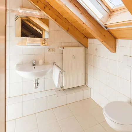 Seeglueck Mit Grosszuegigem Suedbalkon Und Herrlichem Seeblick *