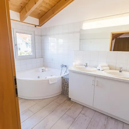 Seeglueck Mit Grosszuegigem Suedbalkon Und Herrlichem Seeblick Apartman *